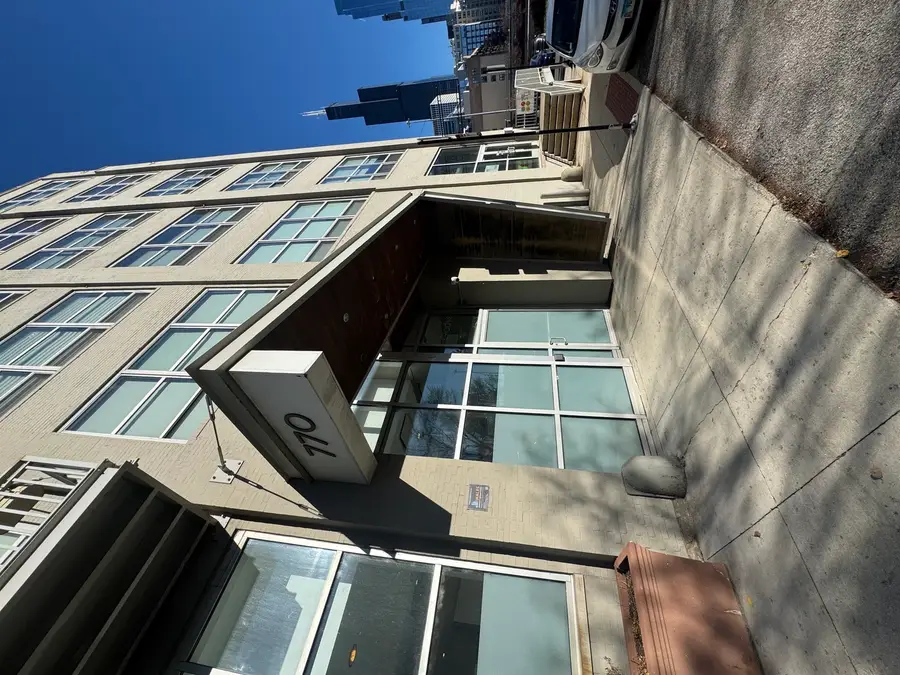 770 W Gladys Avenue #305, Chicago, IL 60661 - Image #2