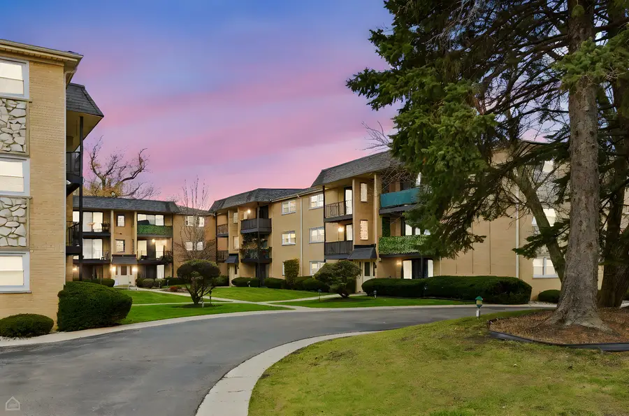 6568 W Roscoe Street #2N, Chicago, IL 60634 - Image #2