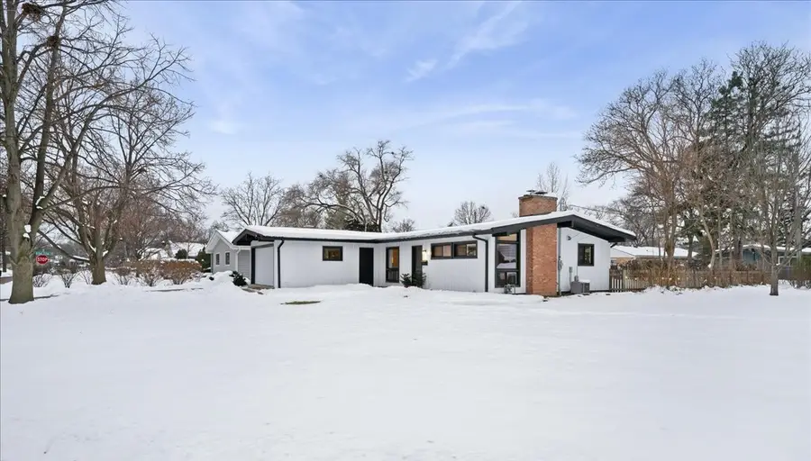 908 Holmes Avenue, Deerfield, IL 60015 - Image #2