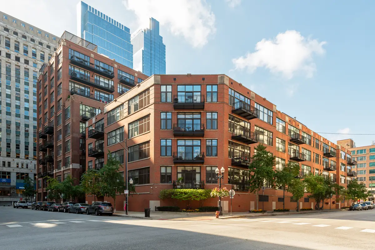 333 W Hubbard Street #801, Chicago, IL 60654 - Image #1