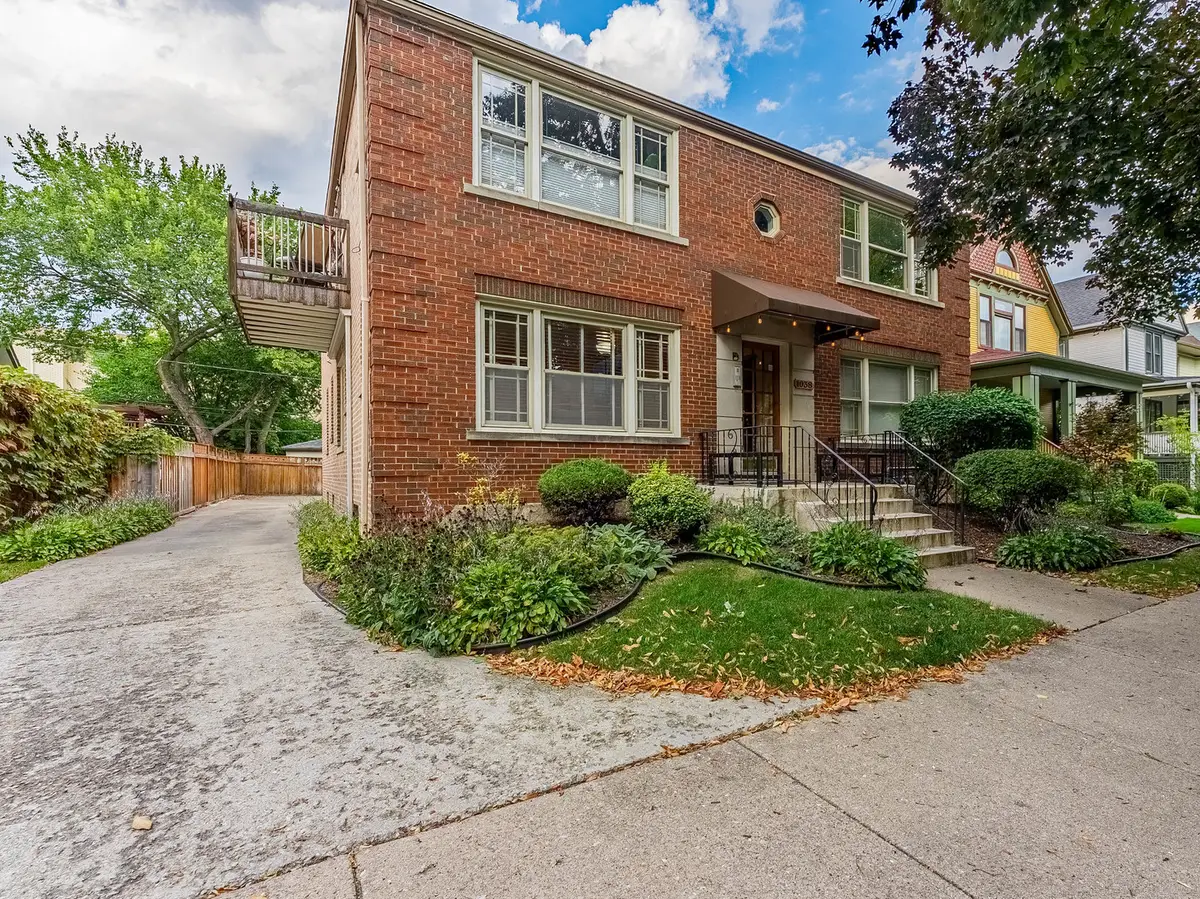 1038 Superior Street #1W, Oak Park, IL 60302 - Image #1