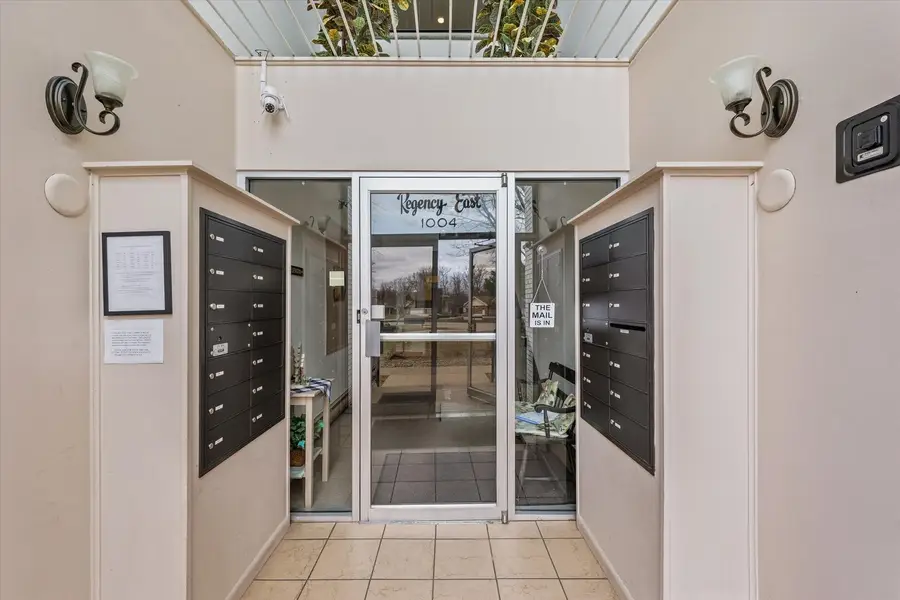 1004 E Harding Drive #303, Urbana, IL 61801 - Image #3