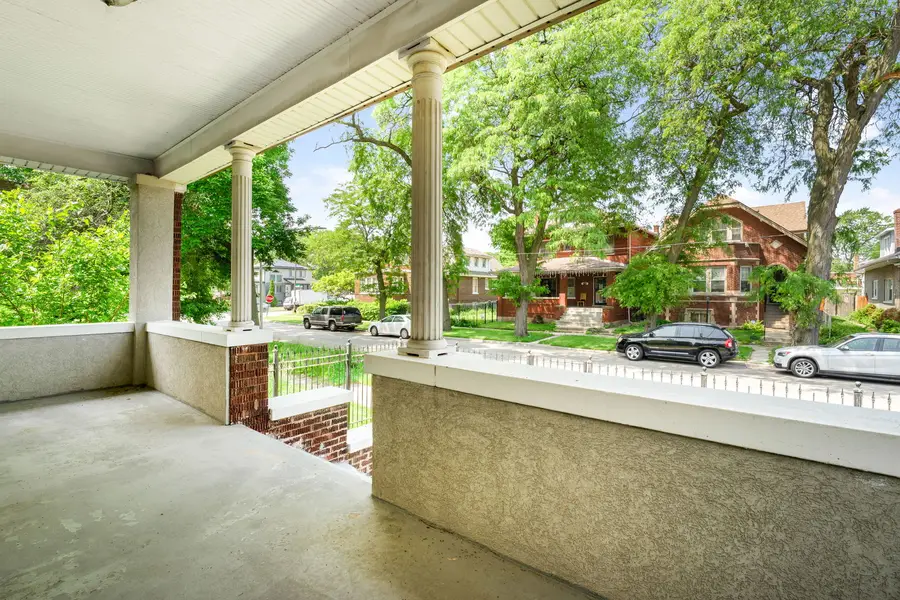 7545 S Ridgeland Avenue, Chicago, IL 60649 - Image #2
