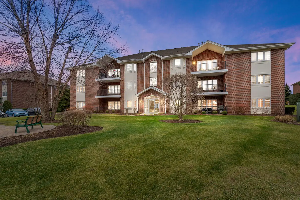 13128 Timber Trail #302, Palos Heights, IL 60463 - Image #1