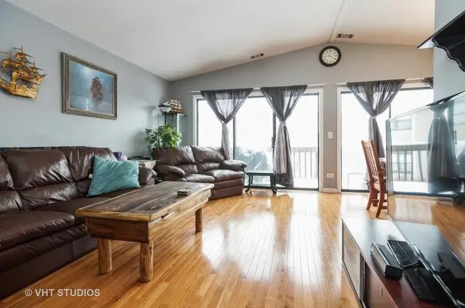 1355 Laguna Court #B, Hanover Park, IL 60133 - Image #3