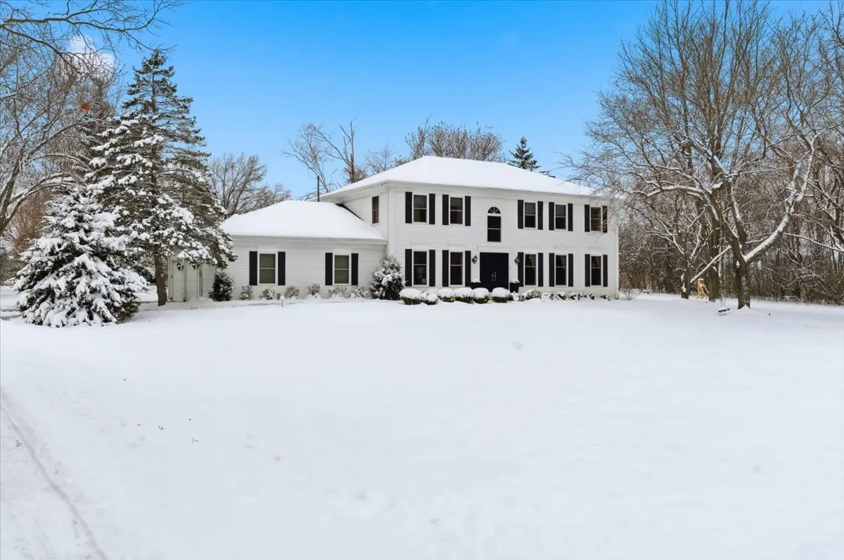 12 Crestview Lane, Lake Barrington, IL 60010 - Image #1