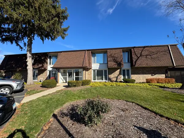 1820 W Surrey Park Lane #1B, Arlington Heights, IL 60005