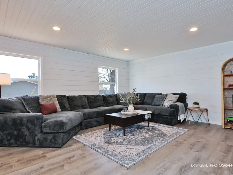 623 Kenilworth Street, Grayslake, IL 60030 - Image #2