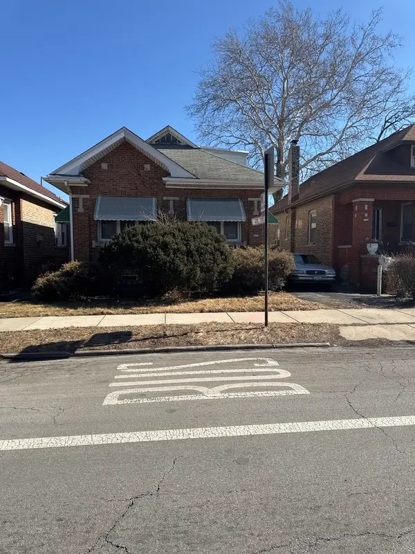 8121 S Jeffery Boulevard, Chicago, IL 60617