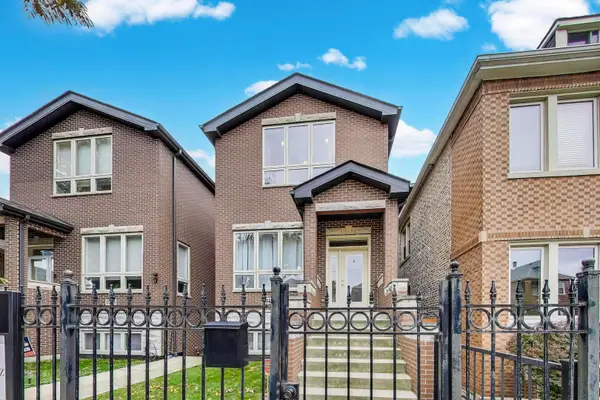 1045 W 34th Place, Chicago, IL 60608