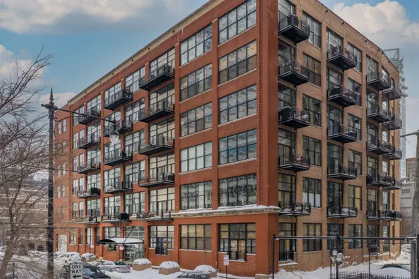 Address Withheld By Seller, Chicago, IL 60654