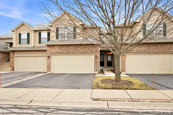 304 Whitaker Trail #2-4, McHenry, IL 60050