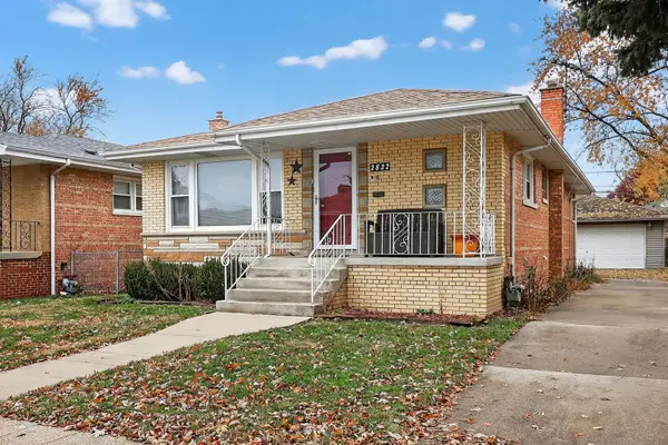 2832 W 100th Place, Evergreen Park, IL 60805