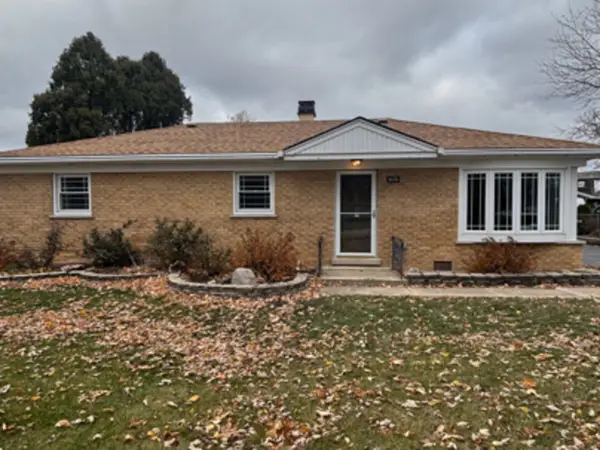 6420 W 85th Place, Burbank, IL 60459