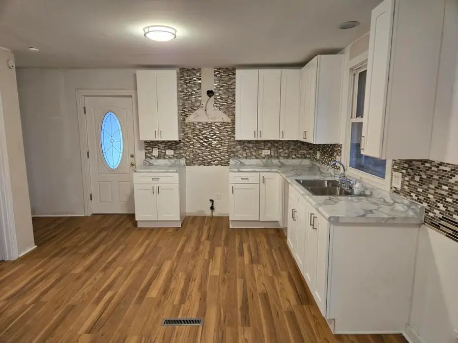 8535 Callie Avenue, Morton Grove, IL 60053 - Image #3