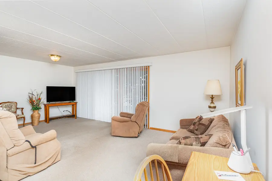 4920 W 134th Court #207, Crestwood, IL 60418 - Image #2