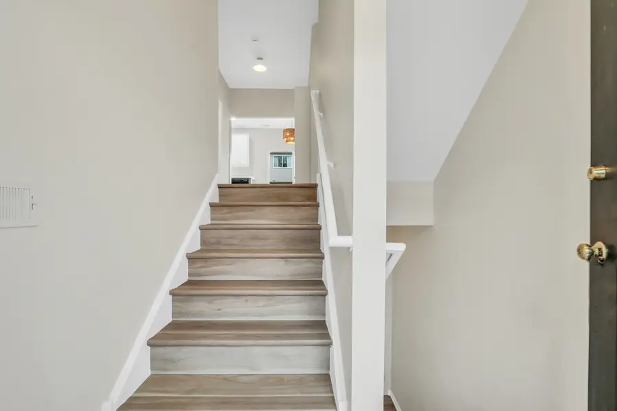 983 Ellsworth Drive, Grayslake, IL 60030 - Image #2