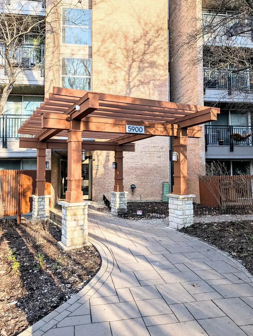 5900 Oakwood Drive #E7, Lisle, IL 60532 - Image #1