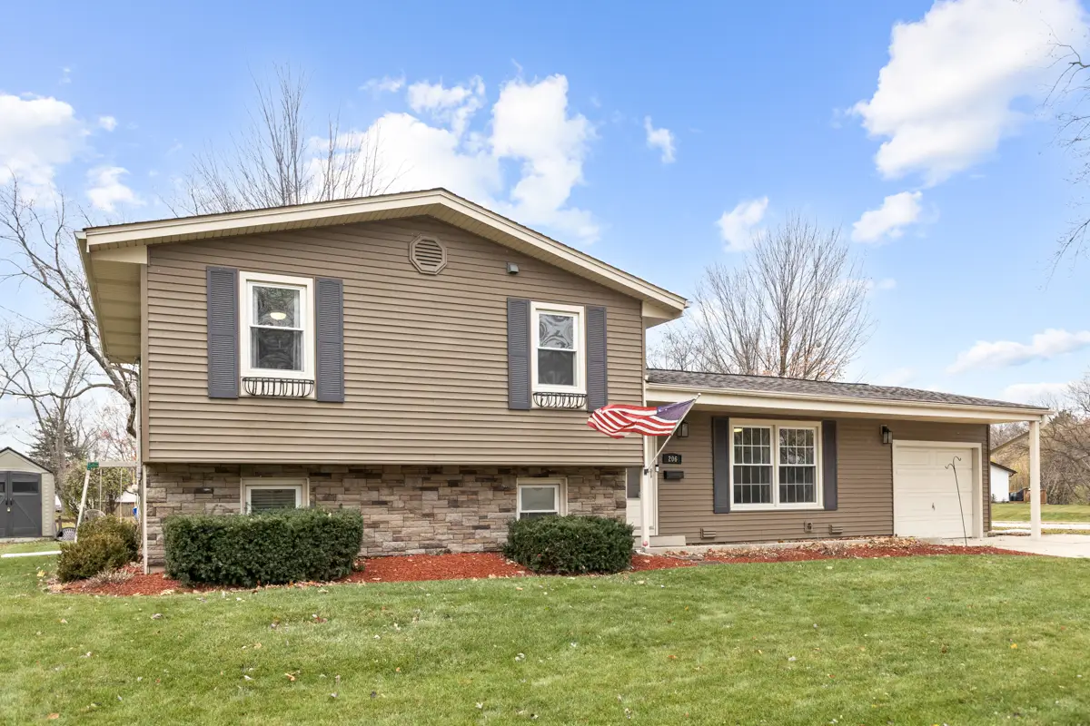 206 Yuma Lane, Carol Stream, IL 60188 - Image #1