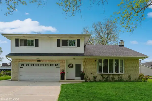 1049 Peace Drive, Wheeling, IL 60090