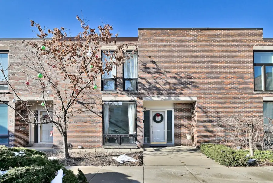 7 Birch Tree Court, Elmhurst, IL 60126 - Image #2