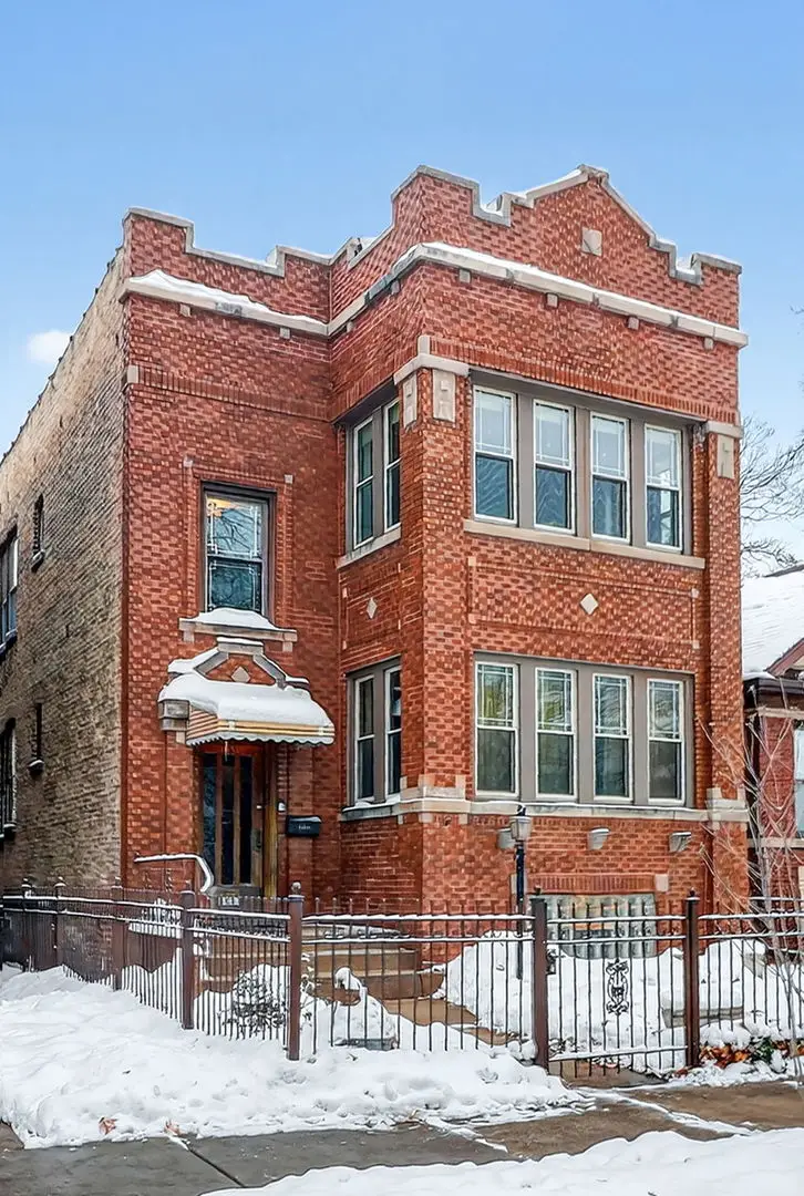 4854 N Tripp Avenue, Chicago, IL 60630 - Image #2