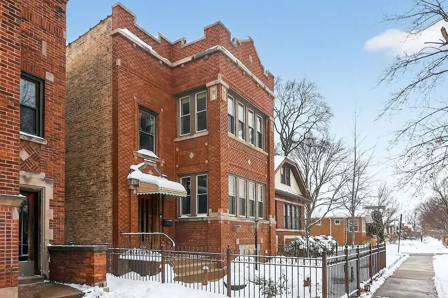 4854 N Tripp Avenue, Chicago, IL 60630 - Image #3