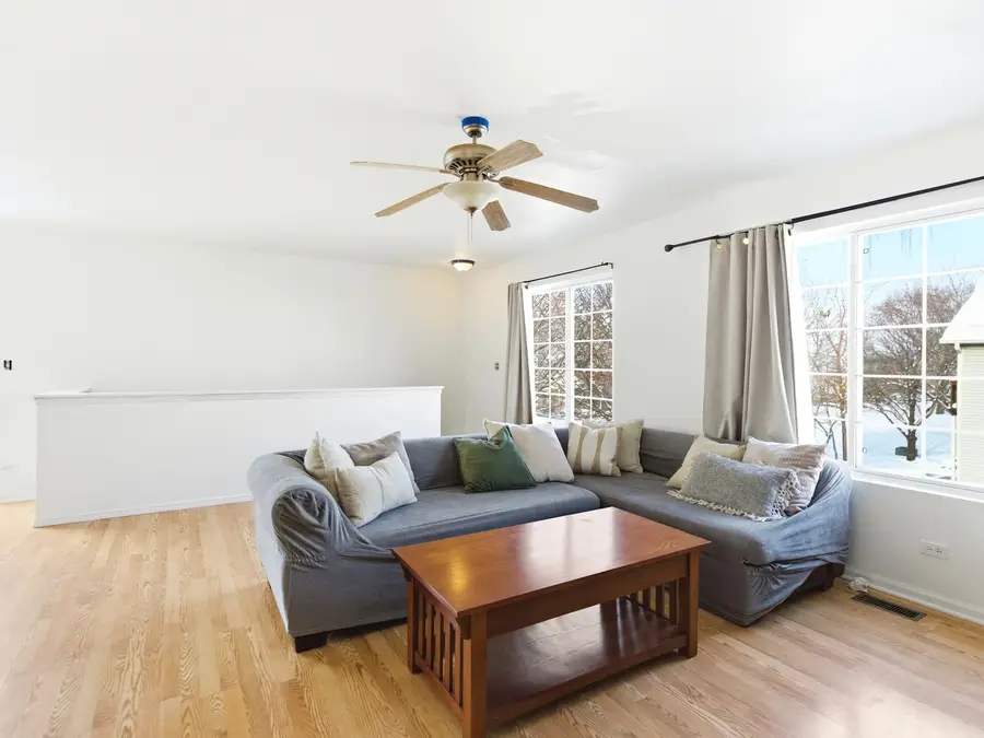 350 Windsor Court #D, South Elgin, IL 60177 - Image #2