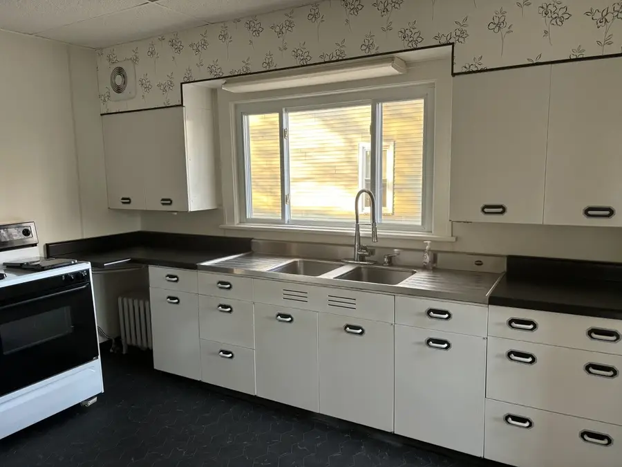 912 Clay Street, Woodstock, IL 60098 - Image #2