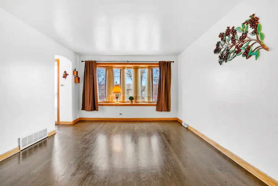 6135 W 63rd Place, Chicago, IL 60638 - Image #2