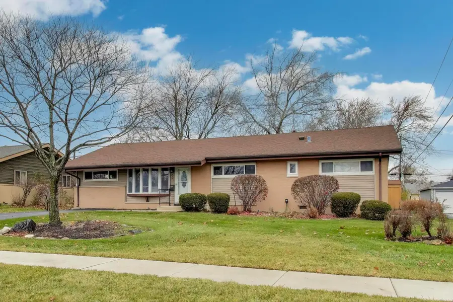 540 Newark Lane, Hoffman Estates, IL 60169 - Image #2