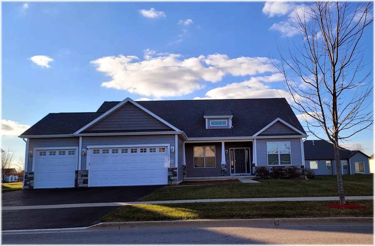 1919 Truman Street, Sycamore, IL 60178 - Image #1