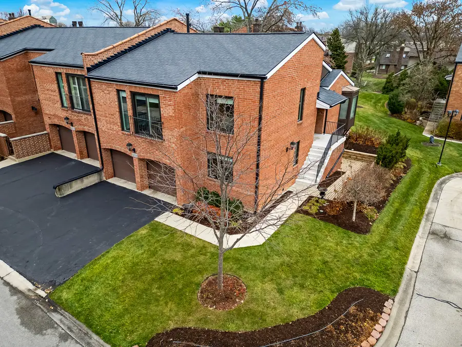 2S719 Williamsburg Court, Oak Brook, IL 60523 - Image #2