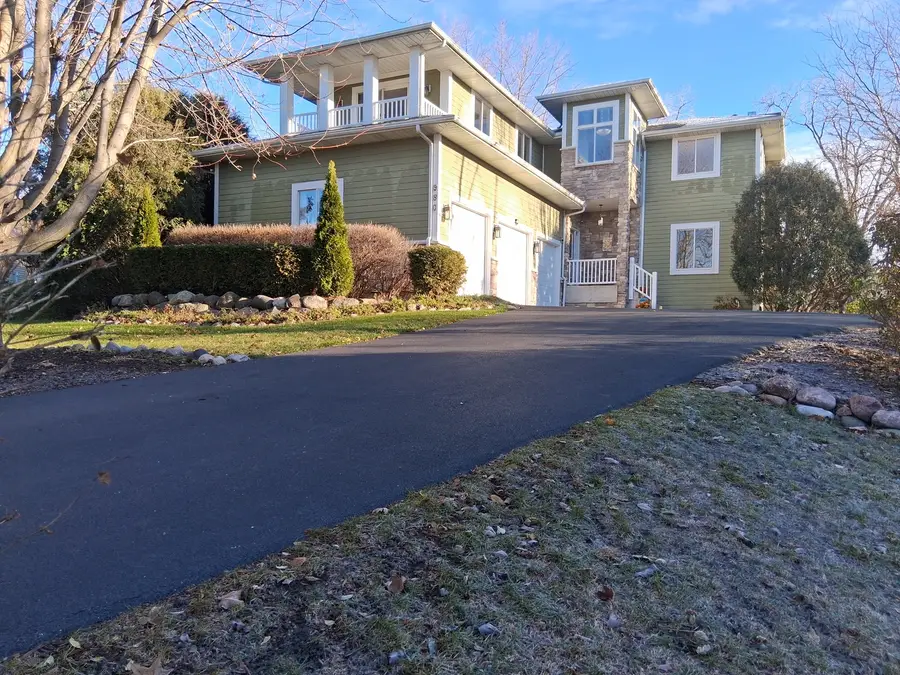 980 Dakota Drive, Woodstock, IL 60098 - Image #2