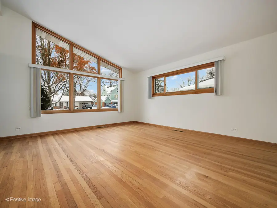 Address Withheld By Seller, Northbrook, IL 60062 - Image #3