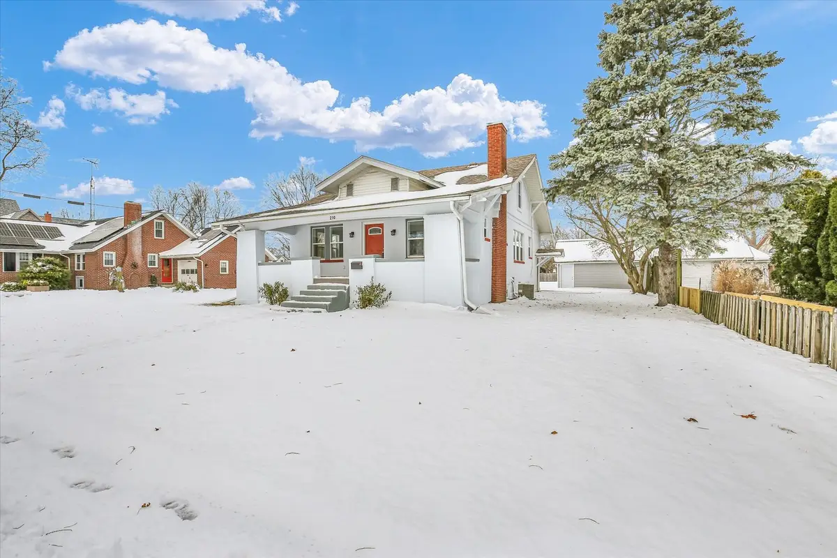 210 E Newkirk Street, Tuscola, IL 61953 - Image #1