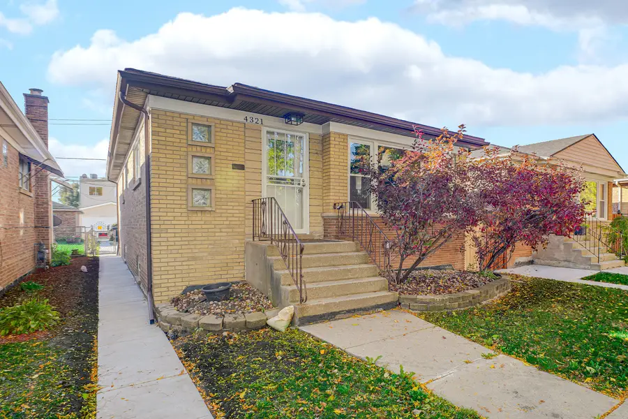4321 W Augusta Boulevard, Chicago, IL 60651 - Image #2