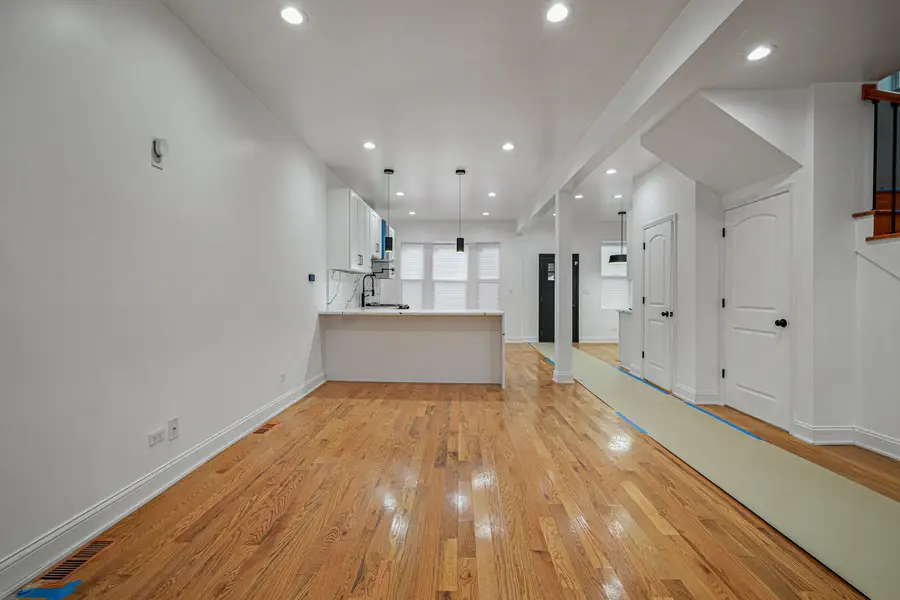 6845 S Saint Lawrence Avenue, Chicago, IL 60637 - Image #3