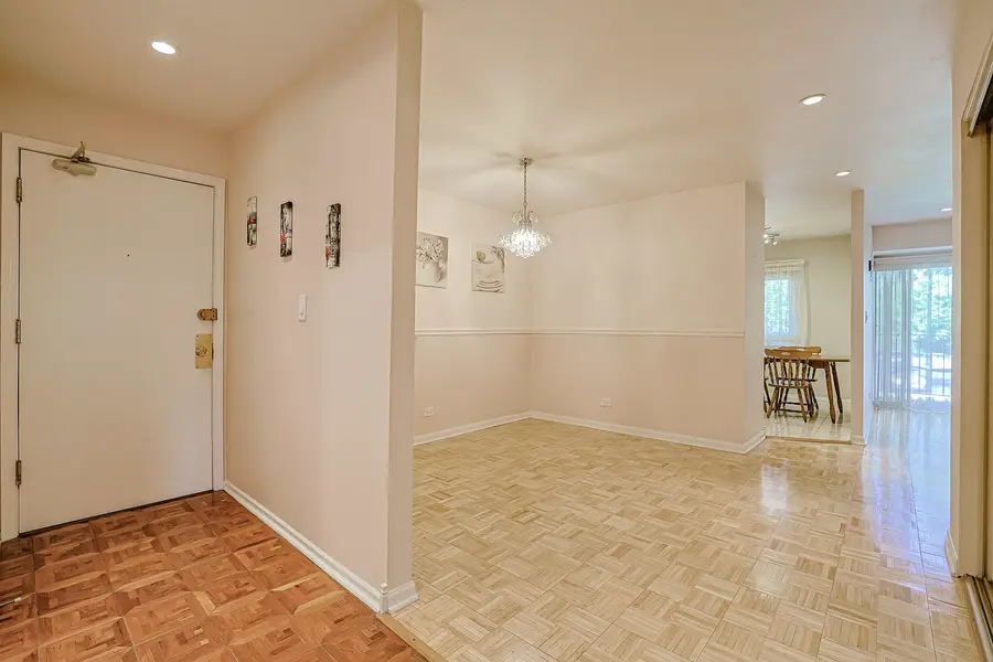 1430 Sandstone Drive #202, Wheeling, IL 60090 - Image #3