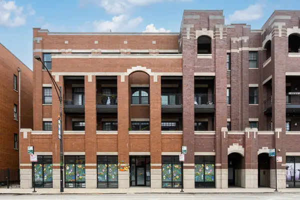 2905 N Halsted Street #201, Chicago, IL 60657