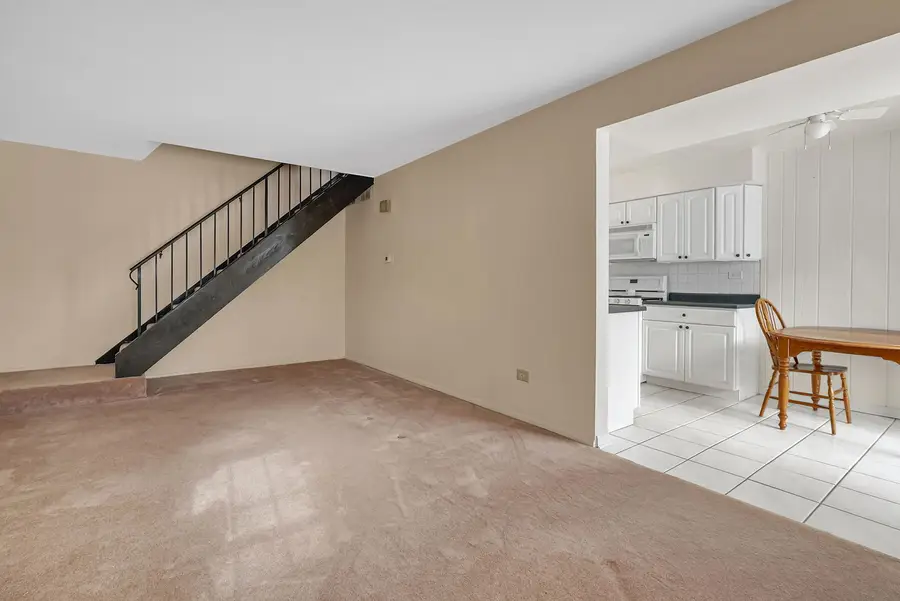 1242 Nova Court, Wheeling, IL 60090 - Image #3