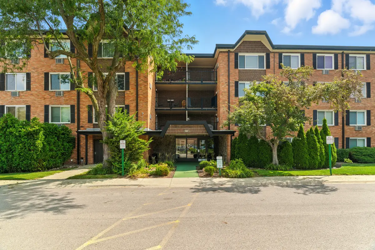 1207 S Old Wilke Road #303, Arlington Heights, IL 60005 - Image #1