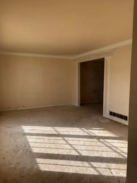 1134 Jamestown Court, Schaumburg, IL 60193 - Image #2