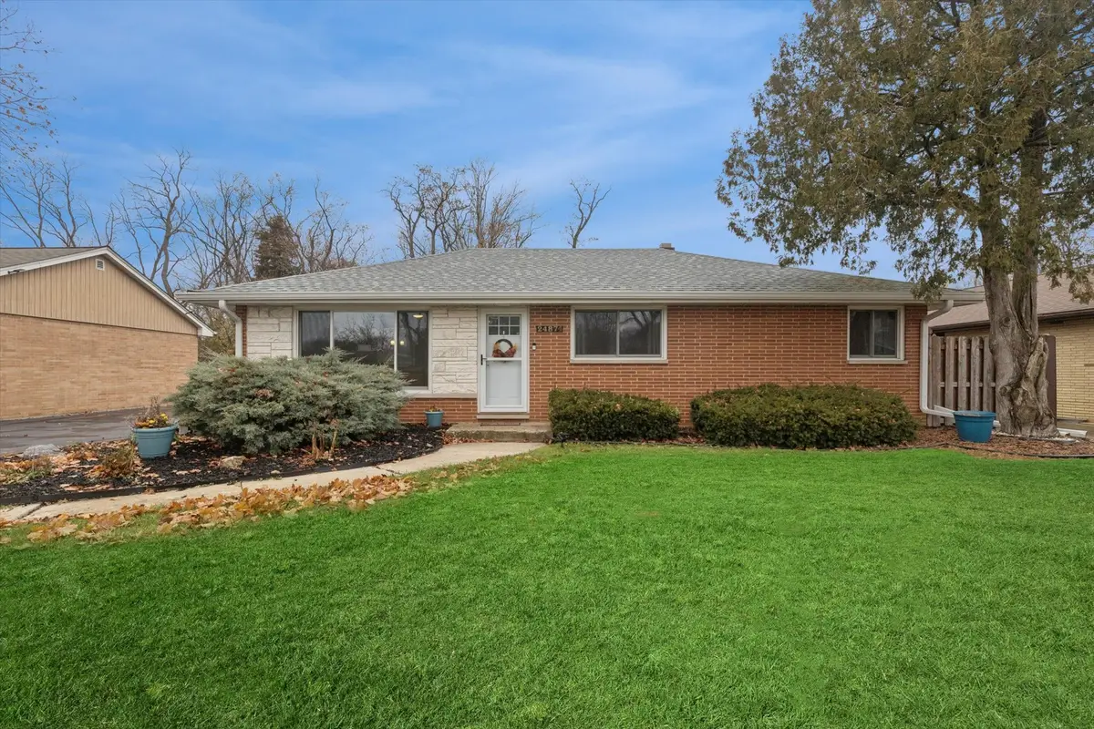 24874 W Lakeview Drive, Lake Villa, IL 60046 - Image #1