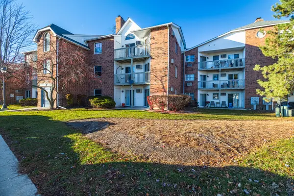 1345 Cunat Court #2D, Lake In The Hills, IL 60156