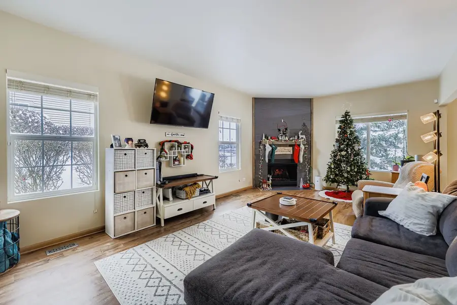 1611 Fredericksburg Lane, Aurora, IL 60503 - Image #2