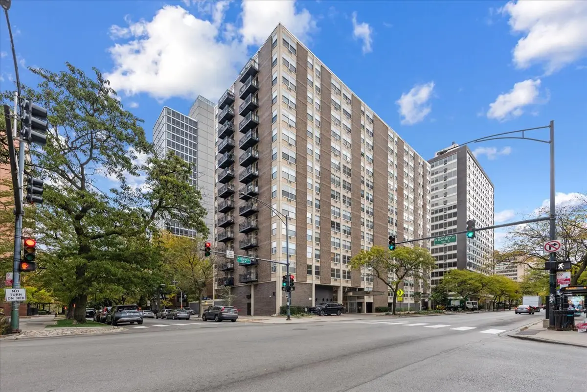 3033 N Sheridan Road #906, Chicago, IL 60657 - Image #1