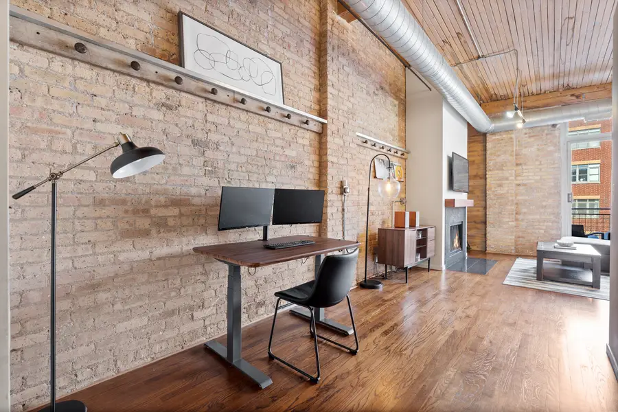 2333 W Saint Paul Avenue #333, Chicago, IL 60647 - #3