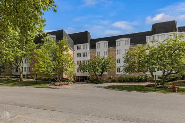 200 Lake Boulevard #402, Buffalo Grove, IL 60089