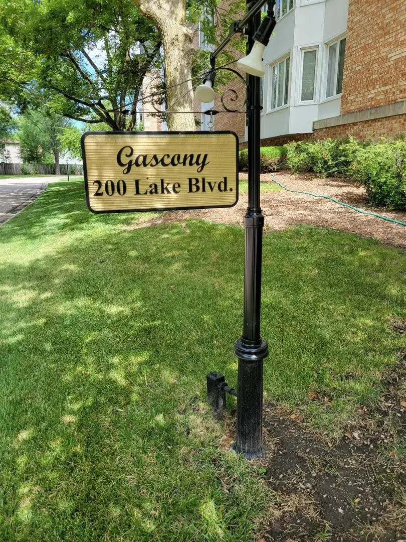 200 Lake Boulevard #402, Buffalo Grove, IL 60089 - Image #3